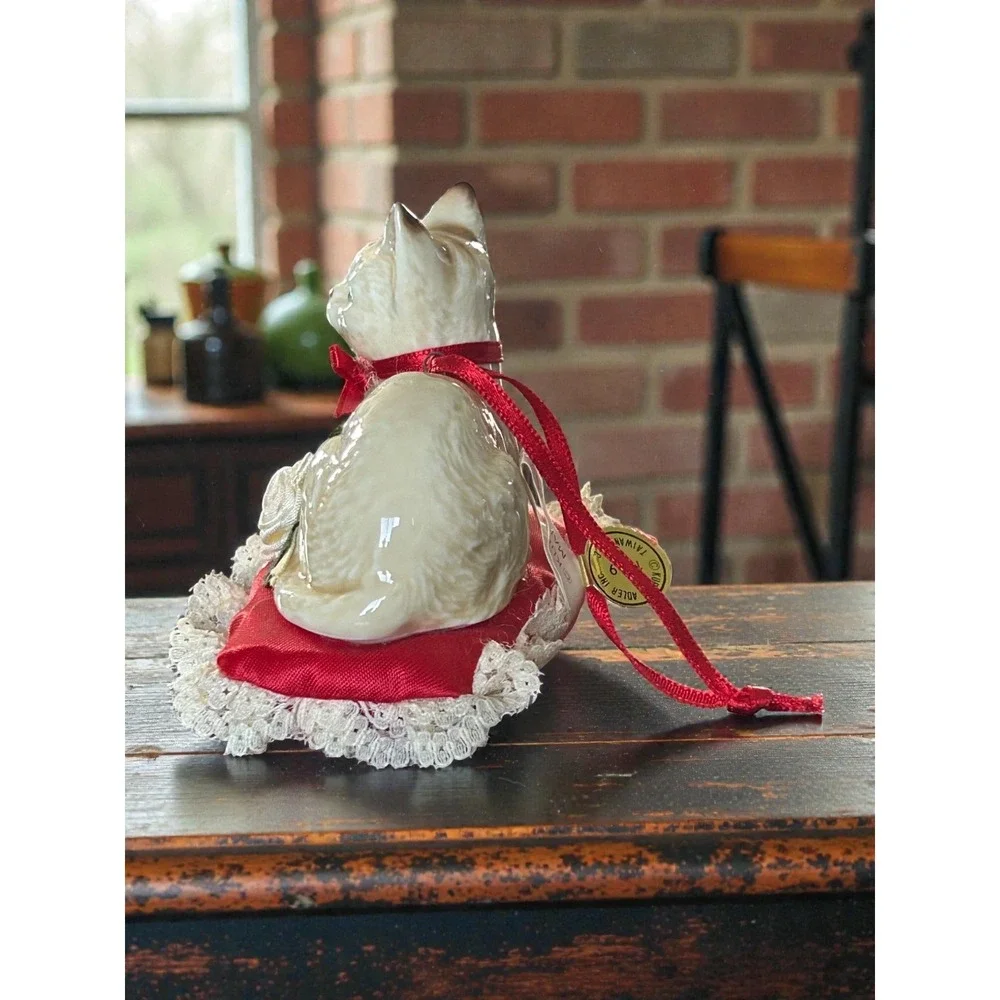 VTG Kurt Adler Ornament Ceramic Brown‎ Tan Cat on Red Pillow